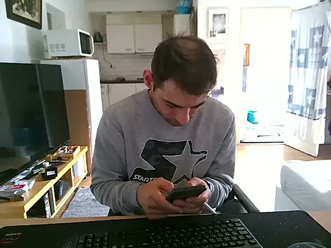 Snapshot of mihaimichael chatting on 06-03-26, 08:39 mihaimichael online show from 06-03-26, 08:39