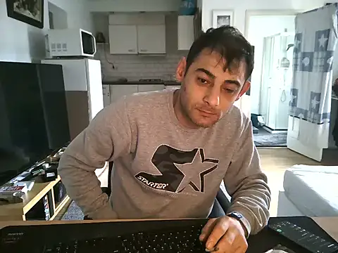 Snapshot of mihaimichael chatting on 06-03-26, 03:39 mihaimichael online show from 06-03-26, 03:39