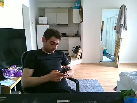 Snapshot of mihaimichael chatting on 06-21-26, 02:52 mihaimichael online show from 06-21-26, 02:52