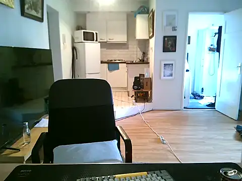 Snapshot of mihaimichael chatting on 07-18-26, 02:10 mihaimichael online show from 07-18-26, 02:10