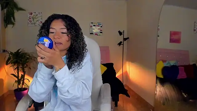 Snapshot of keyla_roberts777 chatting on 01-06-25, 03:42 keyla roberts777 online show from 01-06-25, 03:42