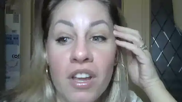 Snapshot of TherestlessKitty chatting on 02-27-25, 05:24 TherestlessKitty online show from 02-27-25, 05:24