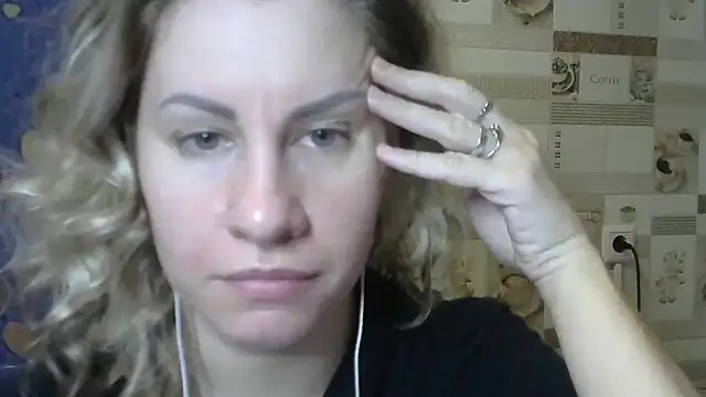 Snapshot of TherestlessKitty chatting on 03-04-25, 02:32 TherestlessKitty online show from 03-04-25, 02:32