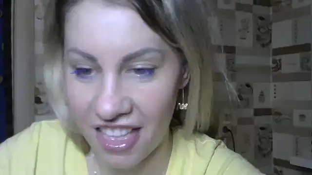 Snapshot of TherestlessKitty chatting on 03-08-25, 11:05 TherestlessKitty online show from 03-08-25, 11:05