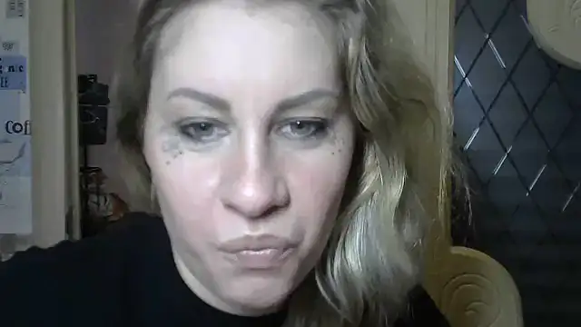 Snapshot of TherestlessKitty chatting on 03-12-25, 06:51 TherestlessKitty online show from 03-12-25, 06:51