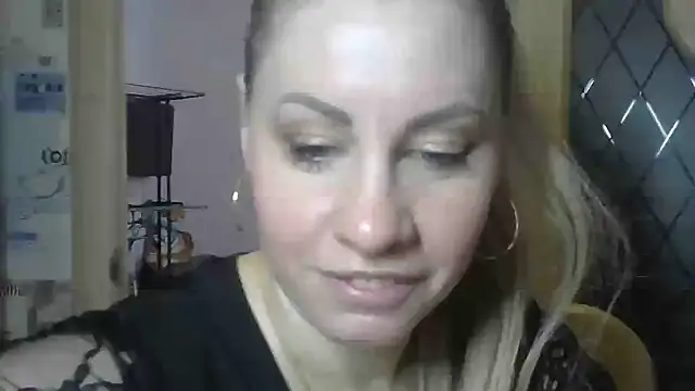 Snapshot of TherestlessKitty chatting on 03-17-25, 09:12 TherestlessKitty online show from 03-17-25, 09:12