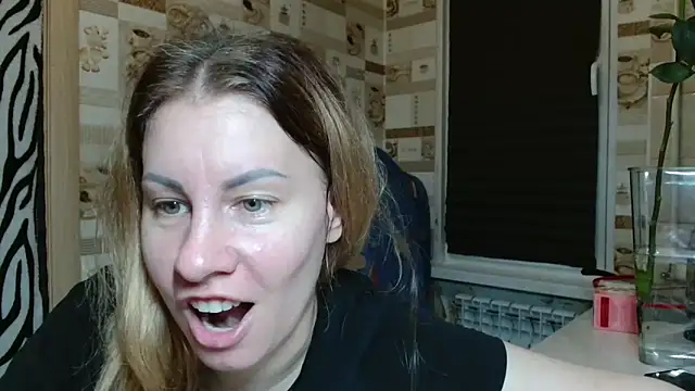 TherestlessKitty online show from 05-26-26, 10:17