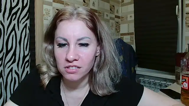 TherestlessKitty online show from 06-25-26, 10:14