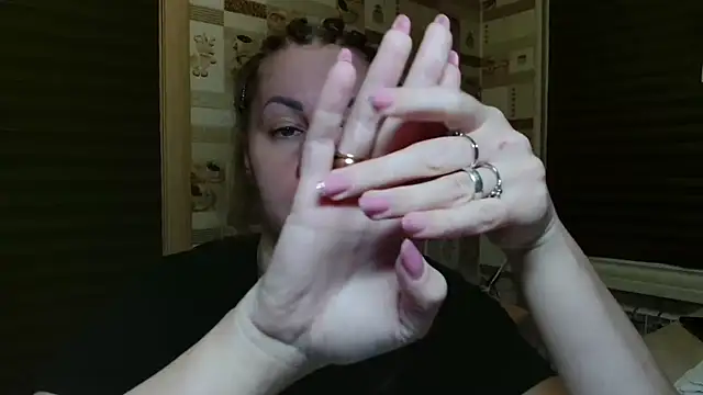 TherestlessKitty online show from 07-21-26, 10:12