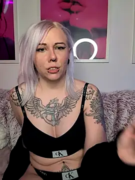 nora the strange online show from 03-31-26, 05:57