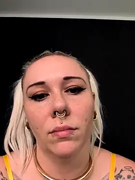 nora the strange online show from 06-02-26, 11:23