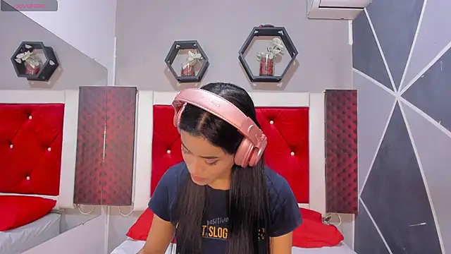 Karoll014 online show from 11-26-25, 11:55