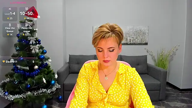Julia Wilsone online show from 12-14-25, 01:05