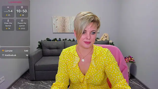 Julia Wilsone online show from 01-05-26, 05:27