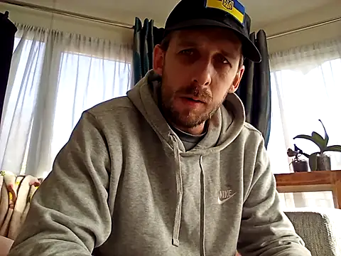 Snapshot of HungKing88 chatting on 01-24-25, 12:20 HungKing88 online show from 01-24-25, 12:20