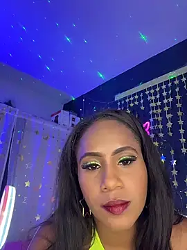 Snapshot of AlisonHoot69 chatting on 11-06-25, 02:12 AlisonHoot69 online show from 11-06-25, 02:12