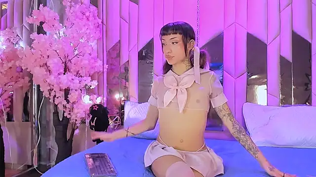 MadisonWood01 online show from 11-09-25, 02:26