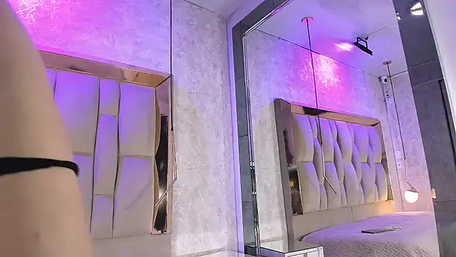 MadisonWood01 online show from 03-19-26, 02:10