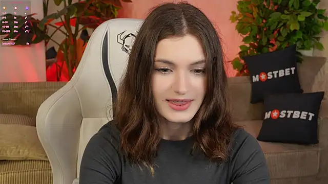 Britney054 online show from 12-10-24, 04:02