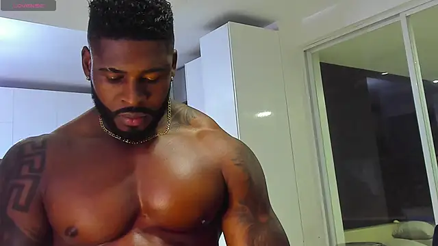 Snapshot of Makonneen chatting on 12-16-24, 05:38 Makonneen online show from 12-16-24, 05:38