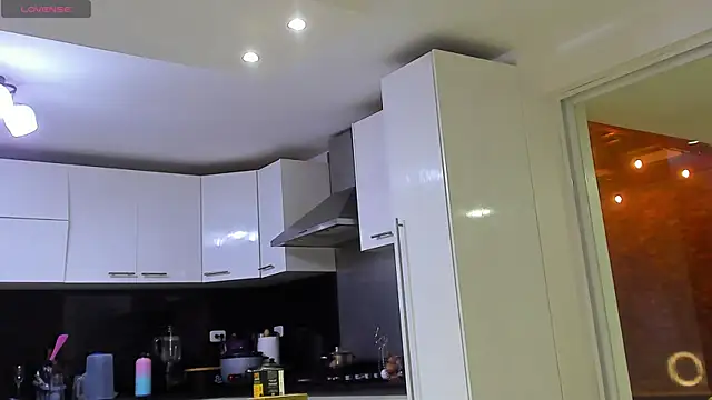 Snapshot of Makonneen chatting on 12-20-24, 06:19 Makonneen online show from 12-20-24, 06:19