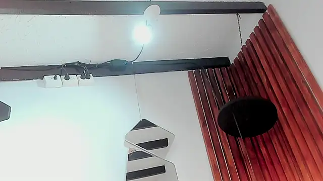 Snapshot of Makonneen chatting on 01-09-25, 11:45 Makonneen online show from 01-09-25, 11:45