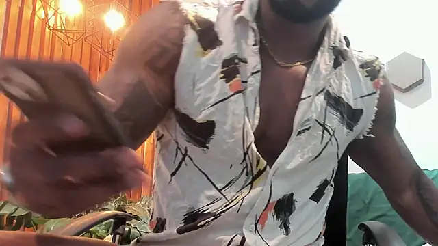 Snapshot of Makonneen chatting on 01-17-25, 08:55 Makonneen online show from 01-17-25, 08:55