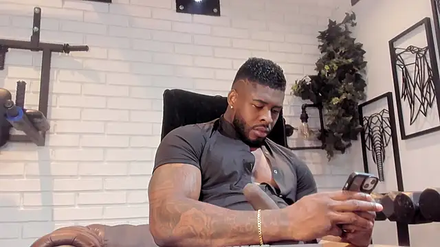 Snapshot of Makonneen chatting on 02-08-25, 09:15 Makonneen online show from 02-08-25, 09:15