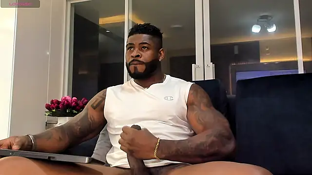 Snapshot of Makonneen chatting on 03-05-25, 05:18 Makonneen online show from 03-05-25, 05:18