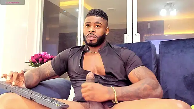 Snapshot of Makonneen chatting on 03-10-25, 02:50 Makonneen online show from 03-10-25, 02:50