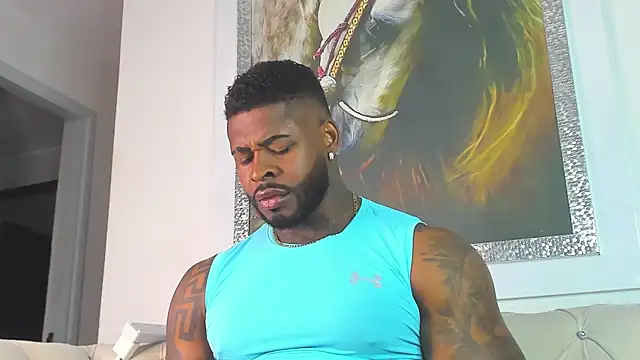 Snapshot of Makonneen chatting on 10-11-25, 02:00 Makonneen online show from 10-11-25, 02:00