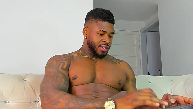 Snapshot of Makonneen chatting on 10-22-25, 01:06 Makonneen online show from 10-22-25, 01:06