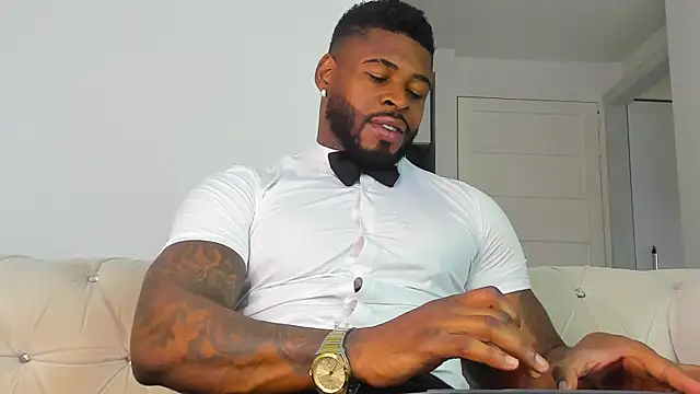 Snapshot of Makonneen chatting on 11-07-25, 09:04 Makonneen online show from 11-07-25, 09:04