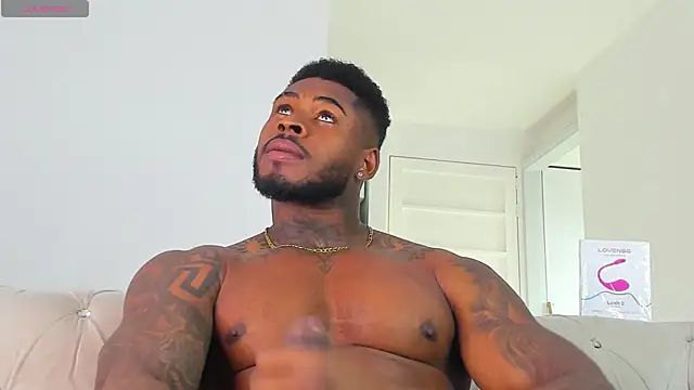 Snapshot of Makonneen chatting on 12-18-25, 07:42 Makonneen online show from 12-18-25, 07:42