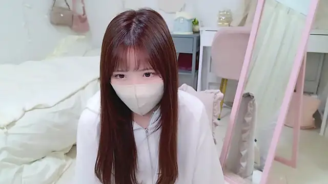 Snapshot of Sayuringo_ chatting on 12-18-24, 11:13 Sayuringo  online show from 12-18-24, 11:13