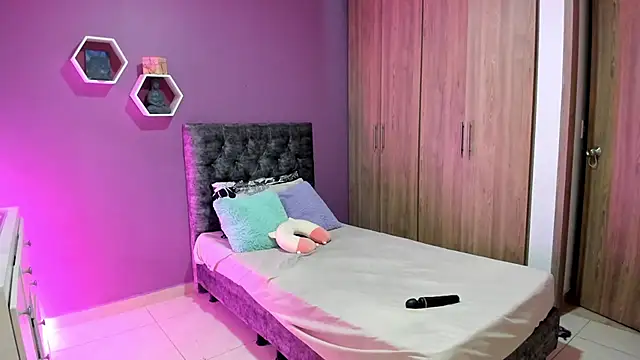 Medelynevans1 online show from 09-24-25, 12:14