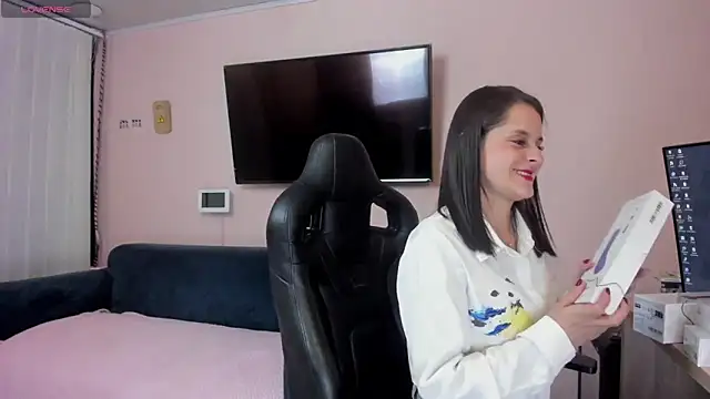 Alice milf  online show from 02-01-25, 11:21