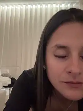 Alice milf  online show from 04-25-26, 04:15