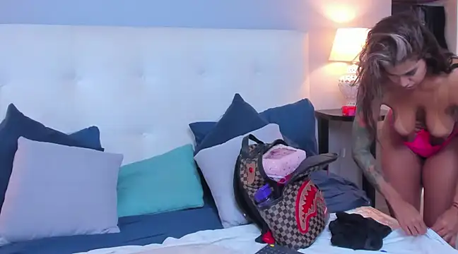 SaraaJhonsonn online show from 01-12-25, 07:10