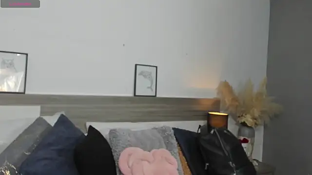 SaraaJhonsonn online show from 04-18-26, 02:32