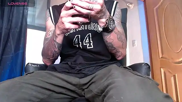 Snapshot of ren_stipee chatting on 03-05-25, 03:51 ren stipee online show from 03-05-25, 03:51