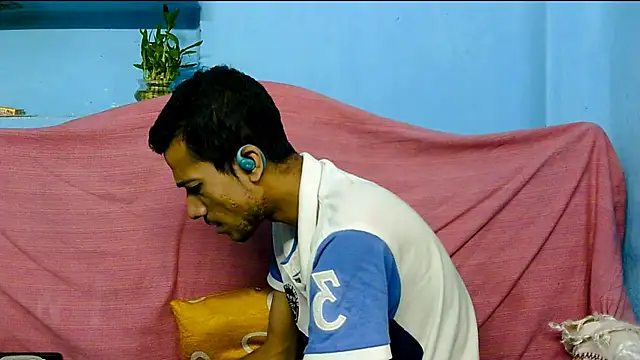 Snapshot of Alex_Suman25 chatting on 02-27-25, 10:37 Alex Suman25 online show from 02-27-25, 10:37