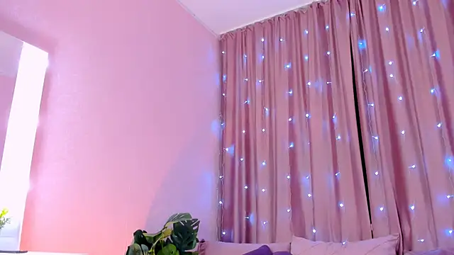 Snapshot of Elis_miracle chatting on 01-14-25, 02:32 Elis miracle online show from 01-14-25, 02:32