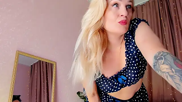 Snapshot of Elis_miracle chatting on 03-23-25, 06:16 Elis miracle online show from 03-23-25, 06:16