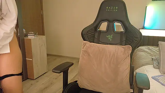 joycesilver online show from 12-04-25, 09:29