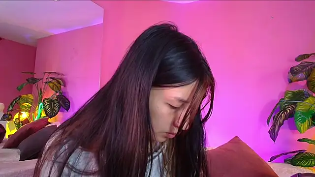 Nicolette ks  online show from 12-19-24, 01:07