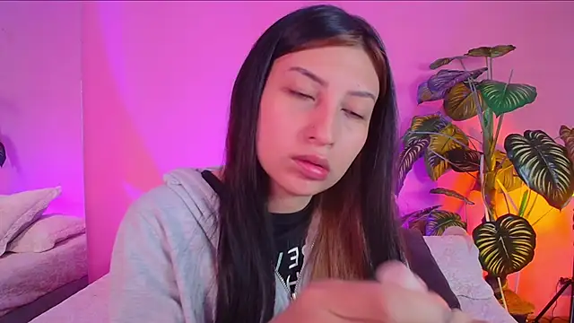 Nicolette ks  online show from 12-20-24, 12:49