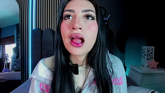 Nicolette ks  online show from 07-01-26, 05:42