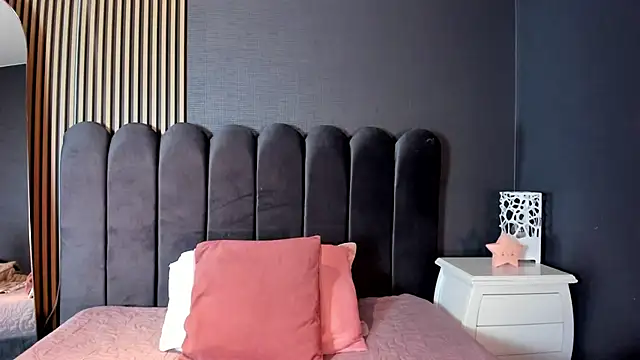 Nicolette ks  online show from 07-23-26, 04:54
