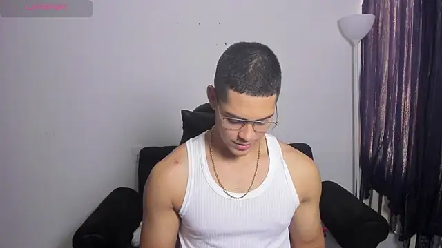 Snapshot of Iamdylan777 chatting on 03-02-26, 12:34 Iamdylan777 online show from 03-02-26, 12:34